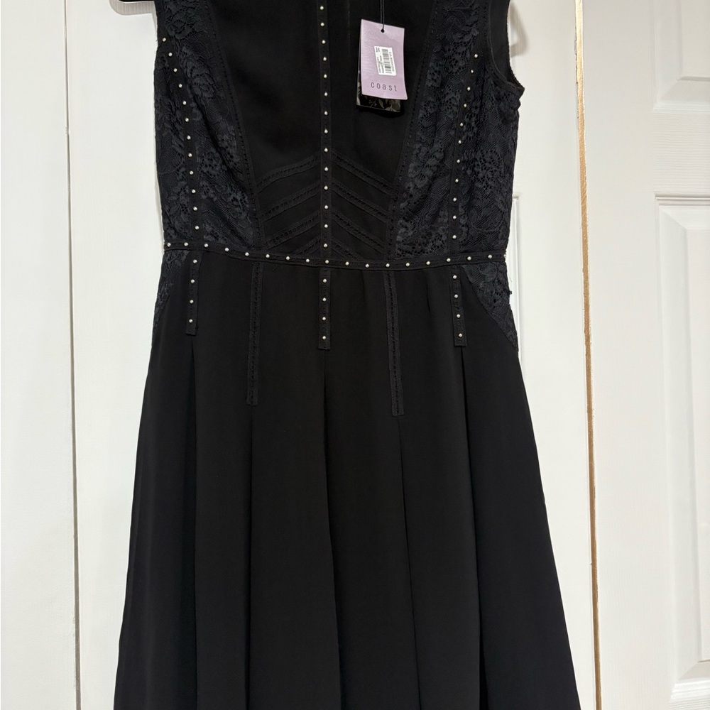 Elegant Black Midi Dress with Lace Details